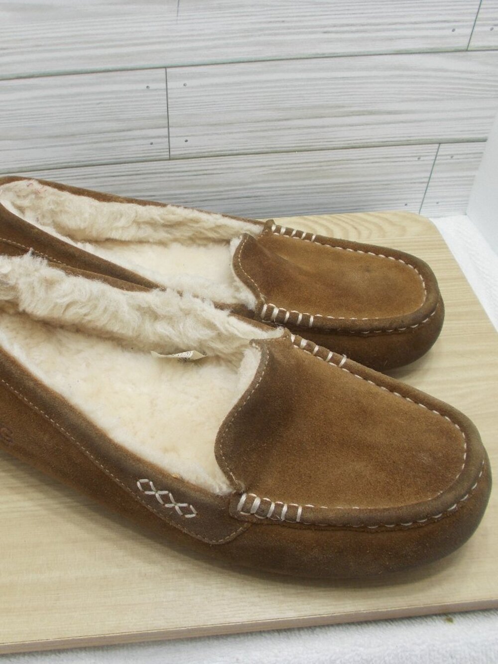 UGG Ansley Women's Size 11 Suede Fur Lined 1106878 Chestnut Slippers